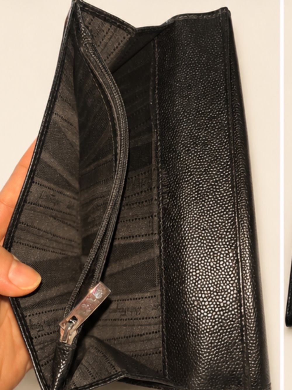 Salvatore Ferragamo Gancini Pebbled Continental Wallet EUC - Picture 5 of 8